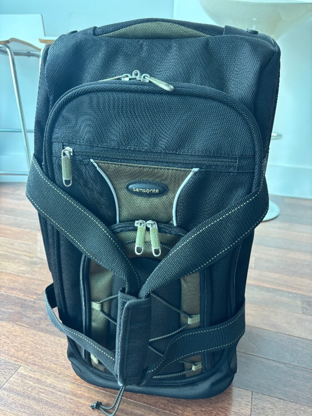 Samsonite 22'' Rolling Carry-On